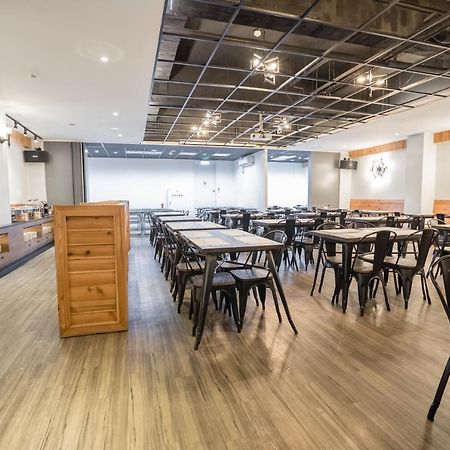 Traveller Inn Tiehua Cultural And Creative Hotel Taitung Bagian luar foto