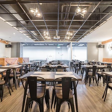 Traveller Inn Tiehua Cultural And Creative Hotel Taitung Bagian luar foto