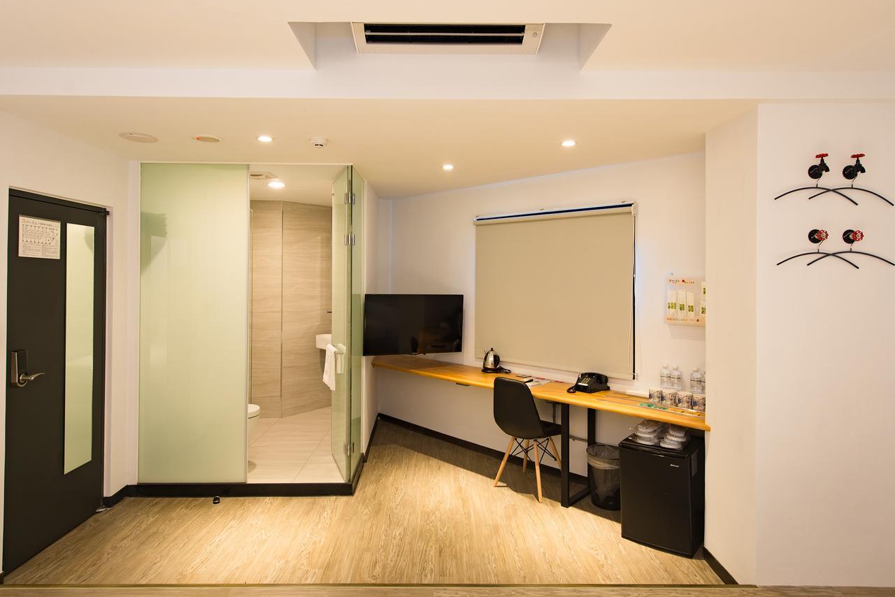 Traveller Inn Tiehua Cultural And Creative Hotel Taitung Bagian luar foto