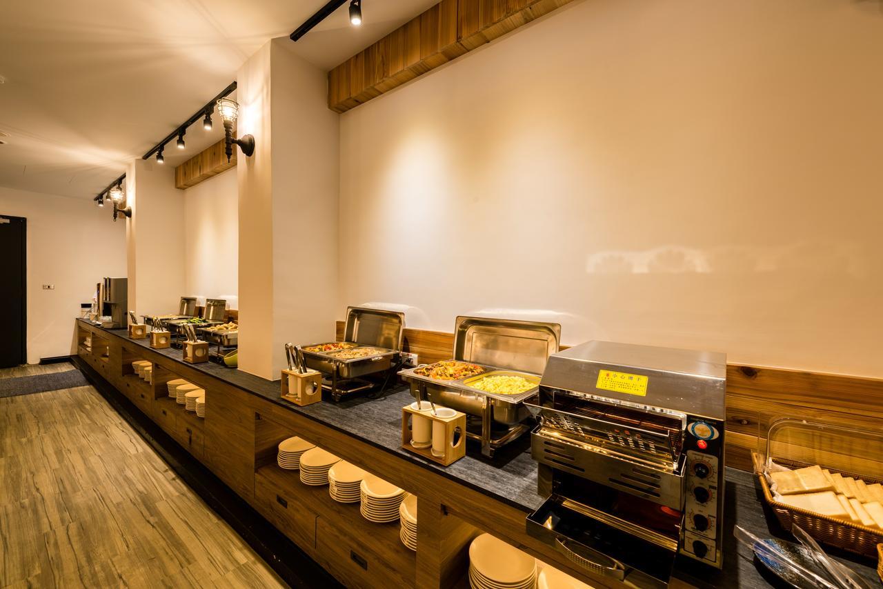 Traveller Inn Tiehua Cultural And Creative Hotel Taitung Bagian luar foto