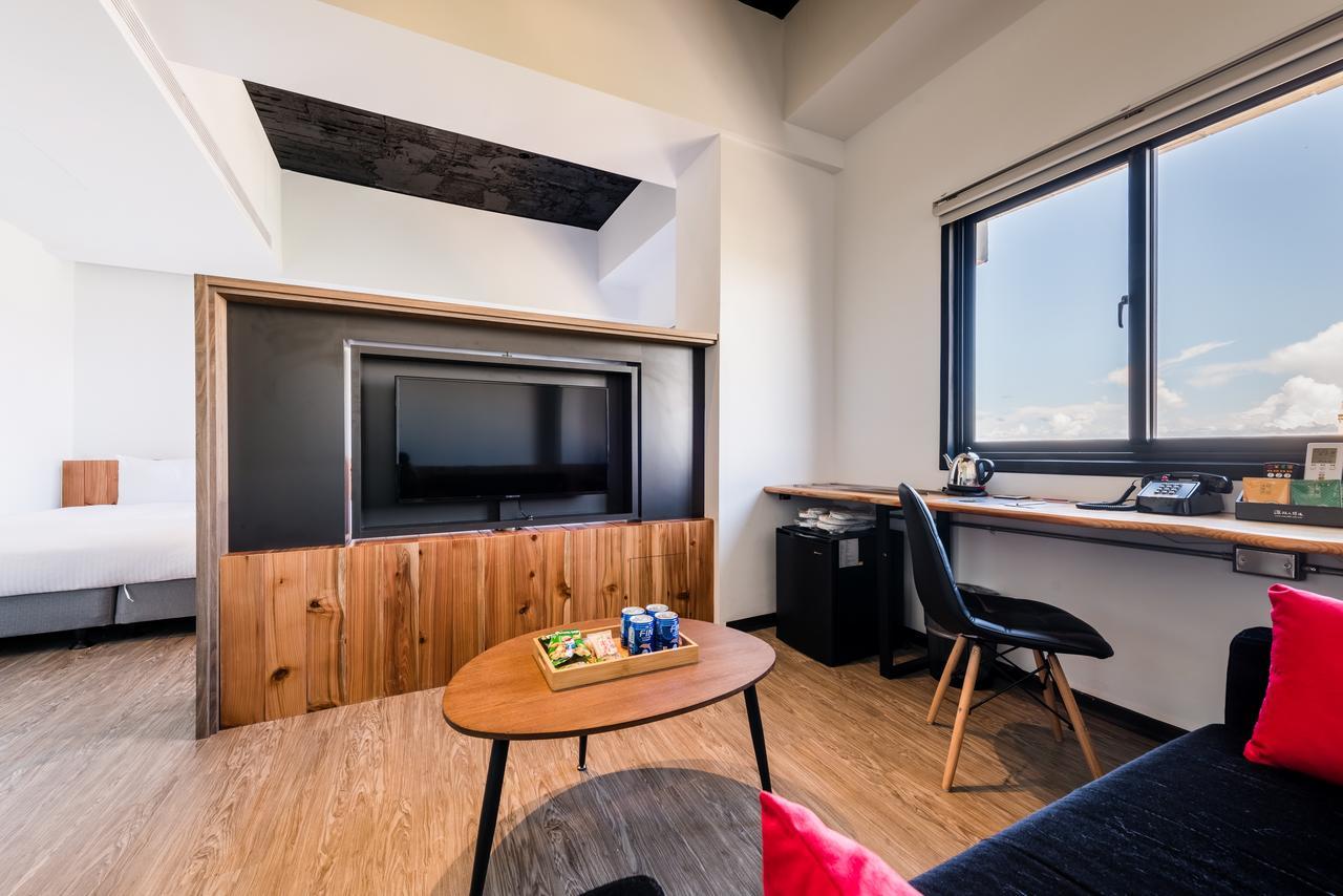 Traveller Inn Tiehua Cultural And Creative Hotel Taitung Bagian luar foto