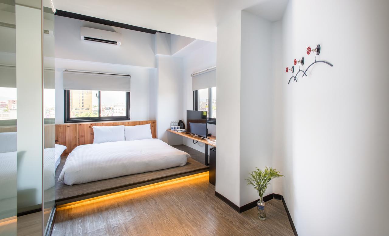 Traveller Inn Tiehua Cultural And Creative Hotel Taitung Bagian luar foto