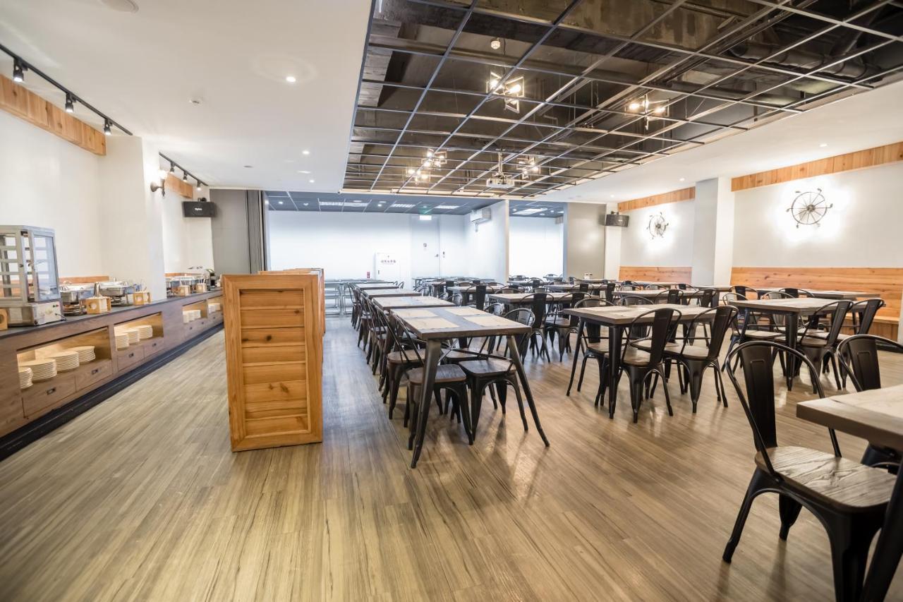 Traveller Inn Tiehua Cultural And Creative Hotel Taitung Bagian luar foto